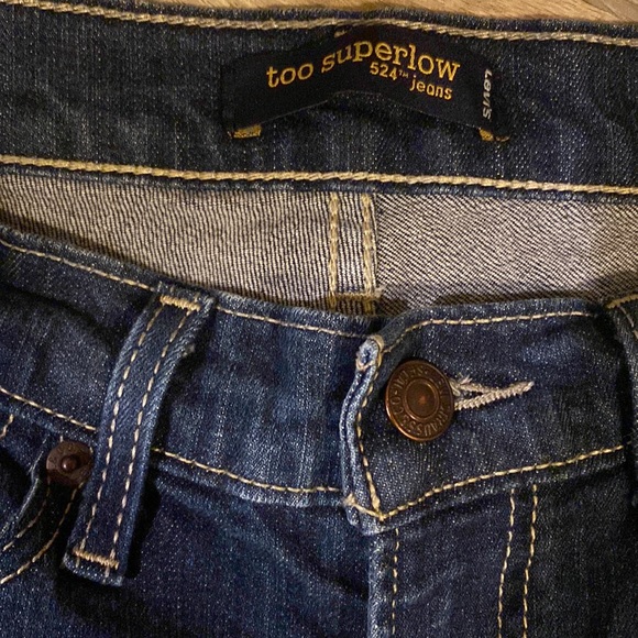 Womens size 28’Levis Jeans. Too superlow 524 Levis - Picture 5 of 6